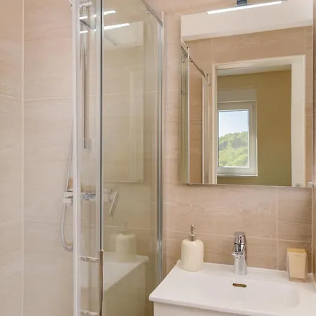 Zecevic Apartment *